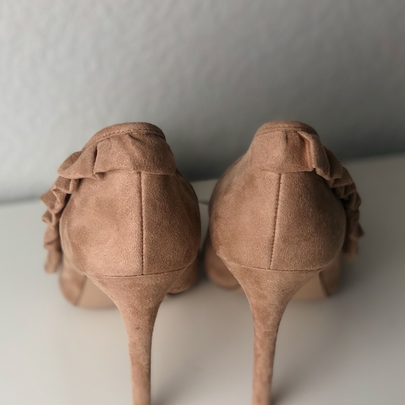 BCBGENERATION Hana Dream Beige 4" Pumps Size 8.5 W - Picture 3 of 6